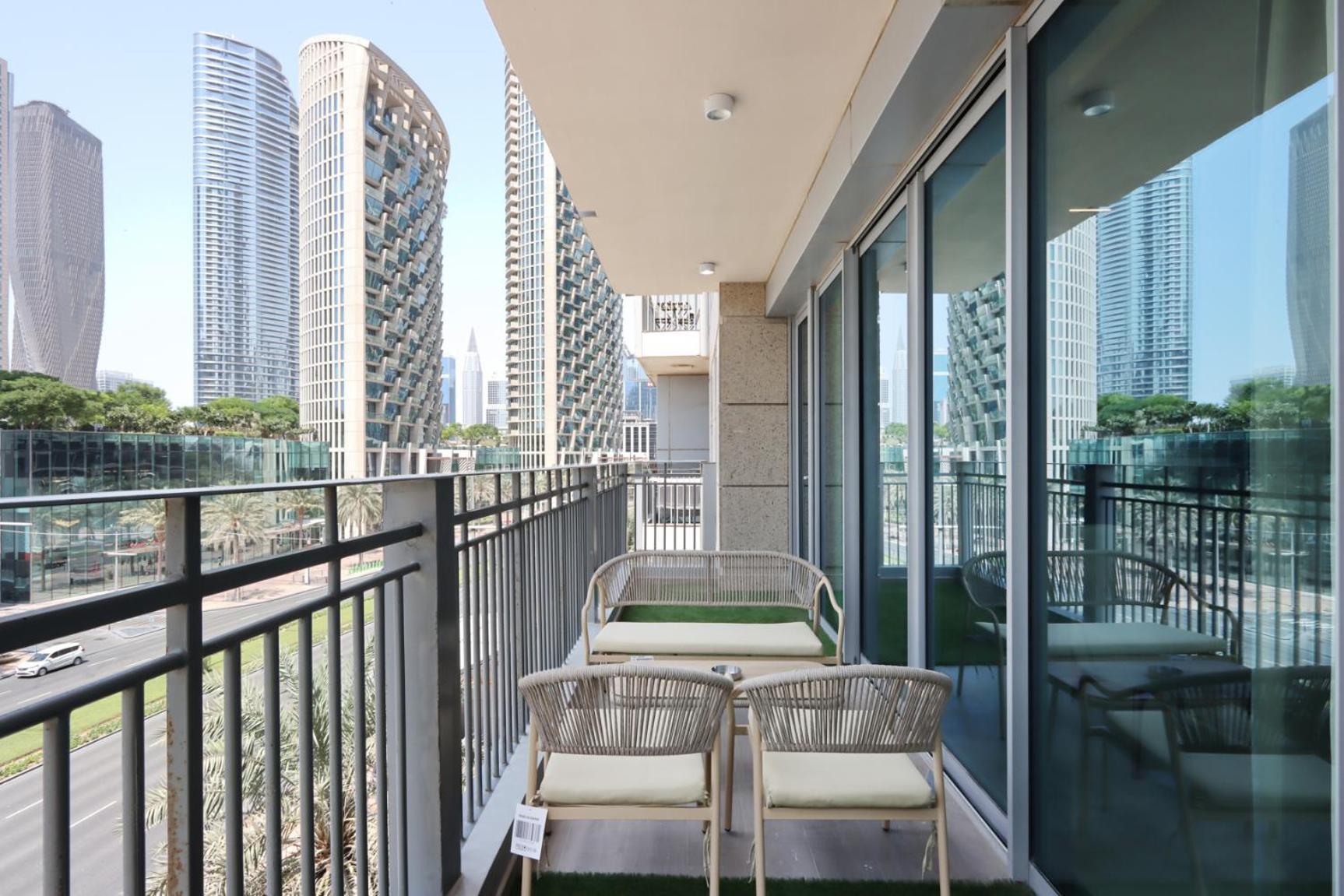 Livbnb - 2B With Modern Interiors, Emaar Boulevard Apartment Dubai Exterior photo